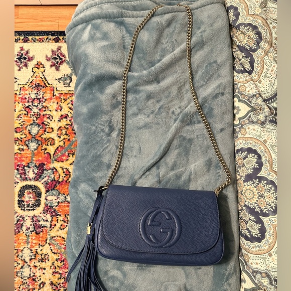 100% Authentic Gucci Pebbled Calfskin Medium Soho Flap Crossbody Periwinkle - Picture 4 of 13